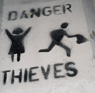 danger_thieves_jun_05